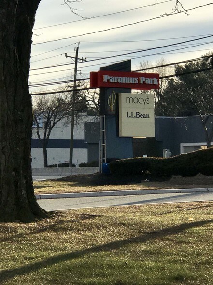 More Photos Of 484 N State Rt 17, Paramus Storefront Retail Office For Lease