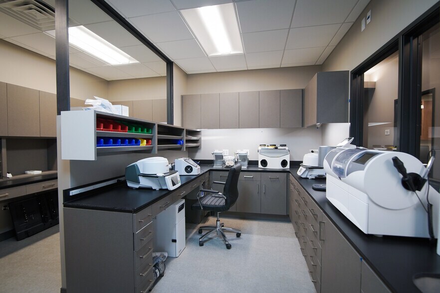 More Photos Of 3717 Township Ln, Missouri City Medical For Sale