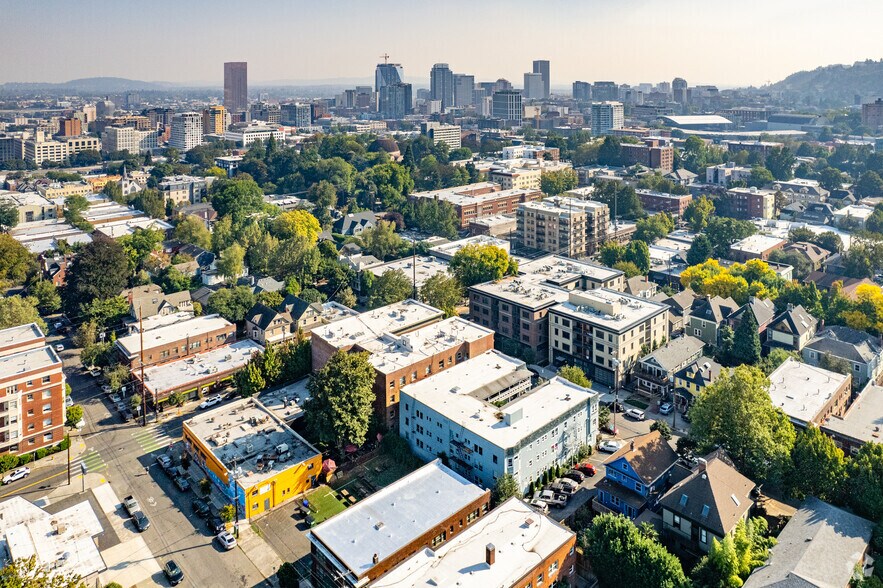 More Photos Of 2109 NW Irving St, Portland Apartments For Sale
