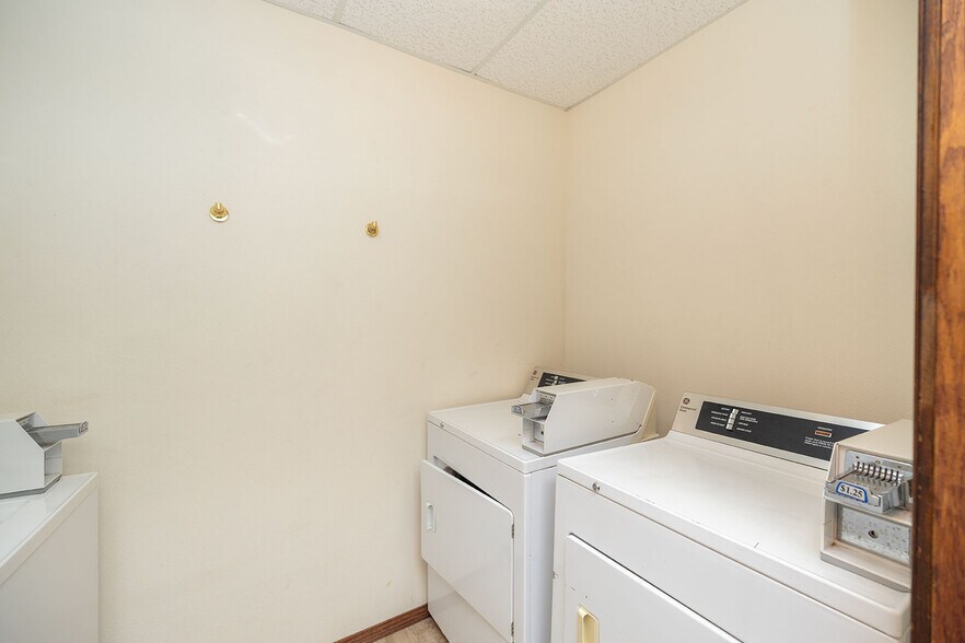 More Photos Of 116 W Pine Ave, El Dorado Office Residential For Sale