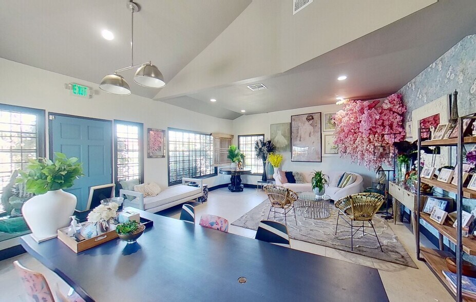More Photos Of 10616-10622 Katella Ave, Anaheim Loft Creative Space For Sale