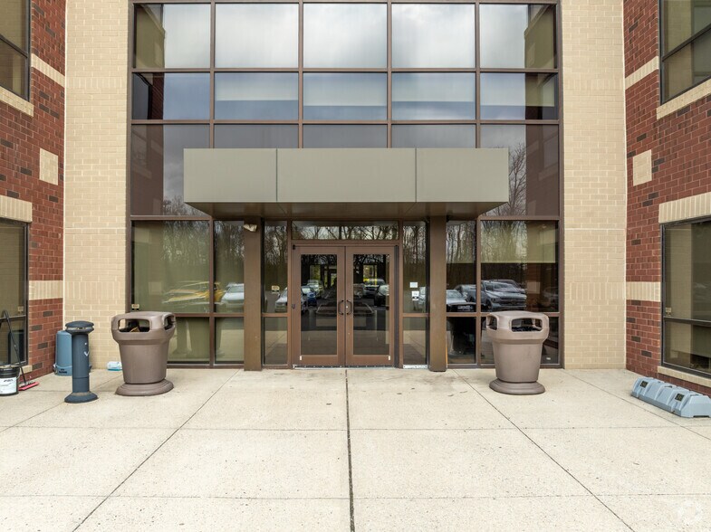 More Photos Of 700 Horizon Dr, Trenton Office For Lease