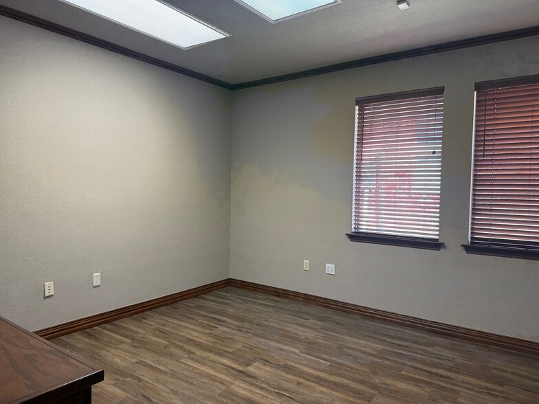 More Photos Of 411 Harwood Rd, Bedford Office For Sale