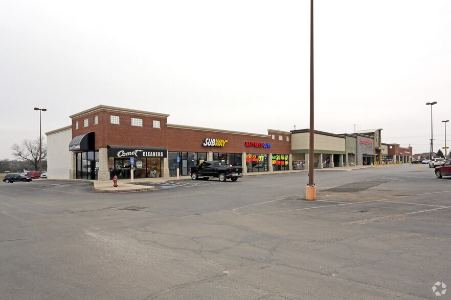 More Photos Of 501 E Highway 199, Springtown Supermarket For Lease