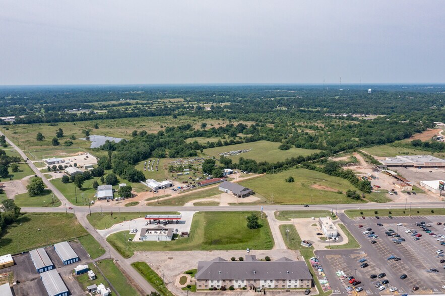 More Photos Of 1910 E Jackson St, Hugo Freestanding For Sale