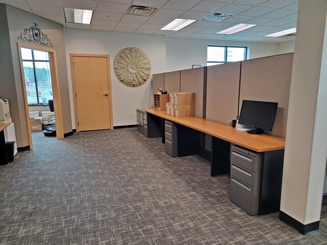 More Photos Of 1700 N Central Ave, Marshfield Office For Lease