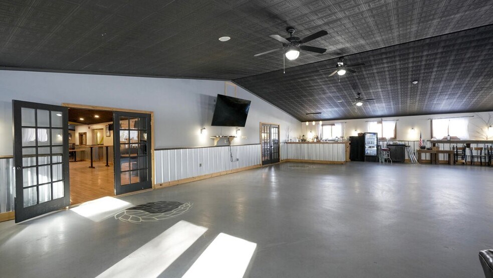 More Photos Of 697 Bear Swamp Rd, Peru General Retail For Sale