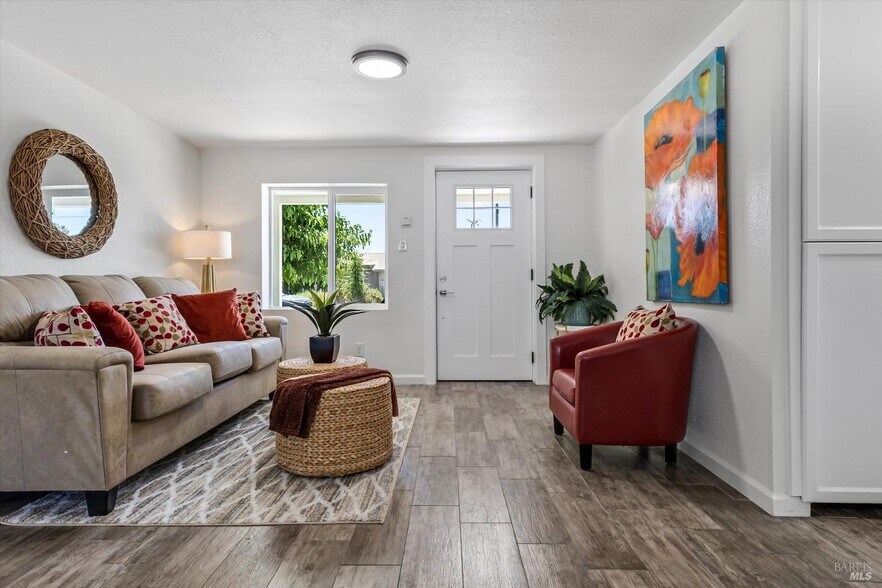 More Photos Of 2113 Dennis Ln, Santa Rosa Multifamily For Sale