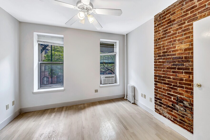 More Photos Of 406 W 48th St, New York Apartments For Sale