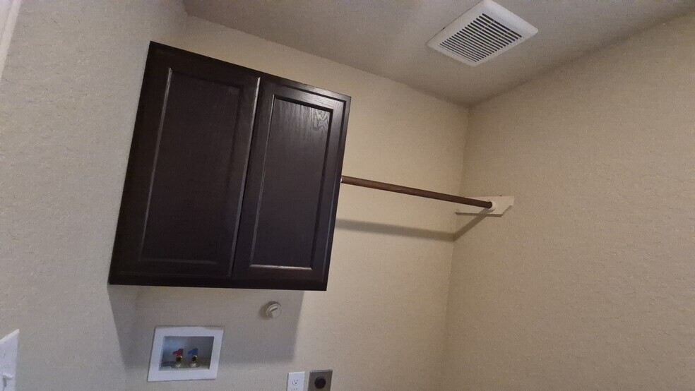 More Photos Of 6866 Lakeview Dr, San Antonio Multifamily For Sale