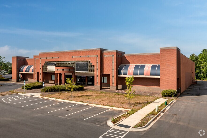 More Photos Of 10404 E Independence Blvd, Matthews Unknown For Lease