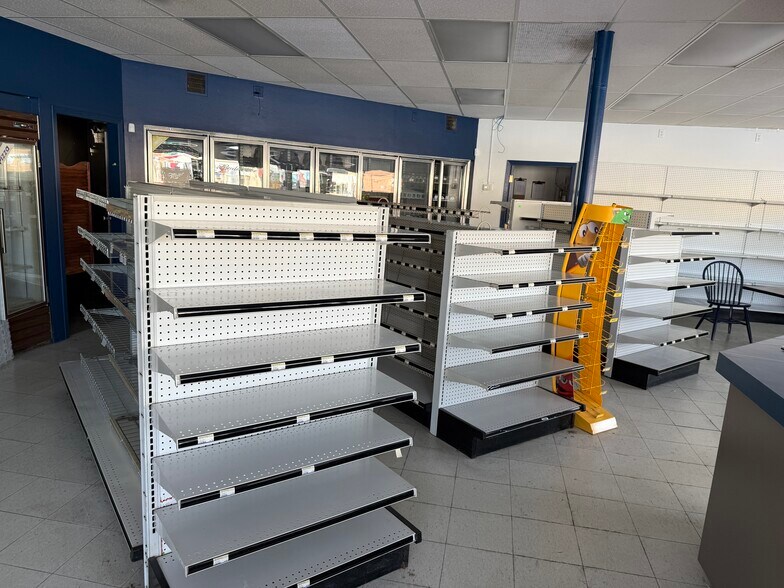 More Photos Of 520 Ash St, Baraboo Service Station For Sale