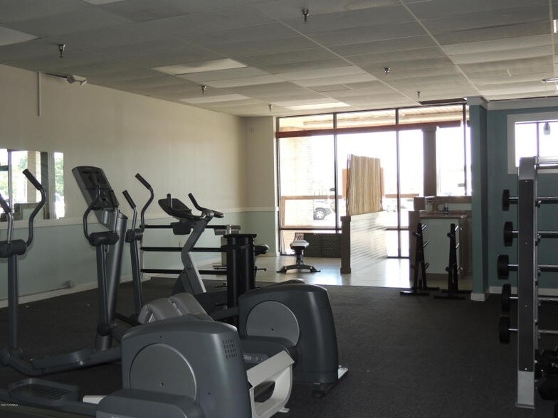 More Photos Of 5515-5545 Cameron St, Scott General Retail For Sale