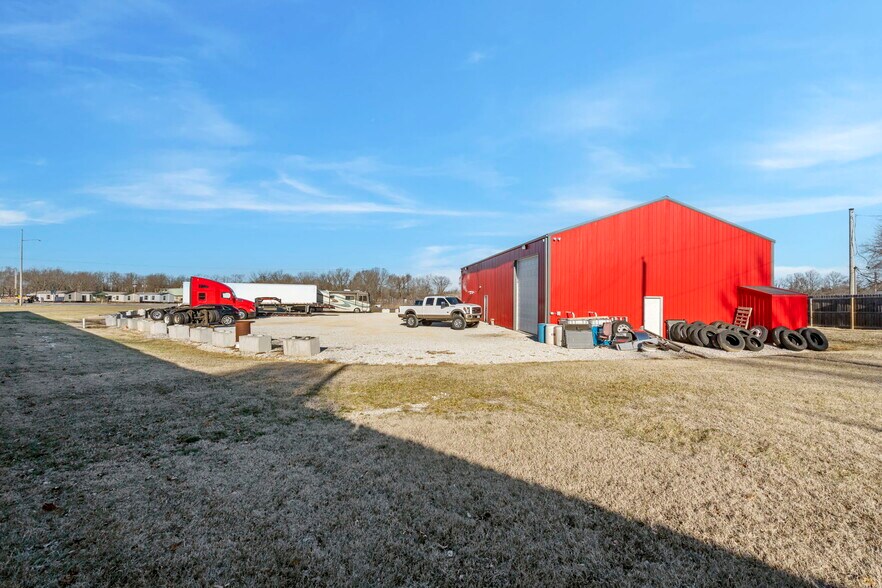 More Photos Of 317 US-60, Billings Truck Terminal For Sale