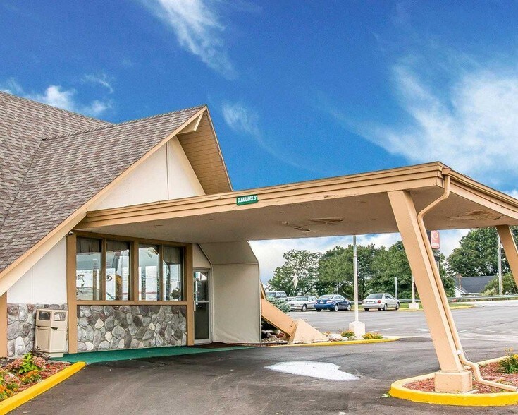 More Photos Of 6285 Westside Saginaw Rd, Bay City Hotel For Sale