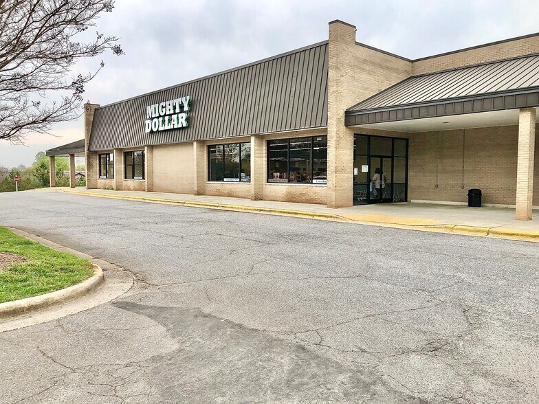 More Photos Of 2920-2960 S NC 127 Hwy, Hickory Supermarket For Lease