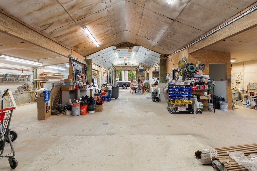 More Photos Of 138 Lakeview Dr, Gibbsboro Light Distribution For Sale