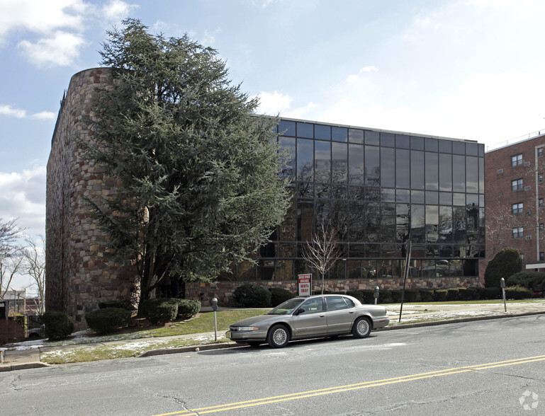 Primary Photo Of 85 Orient Way, Rutherford Medical For Sale