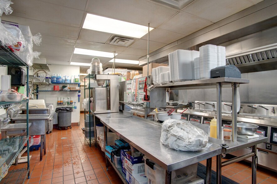 More Photos Of 351 Southland Dr, Lexington Fast Food For Sale