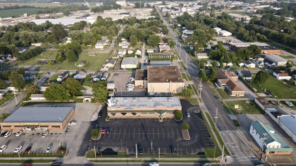 More Photos Of 500 N Green St, Henderson Freestanding For Lease