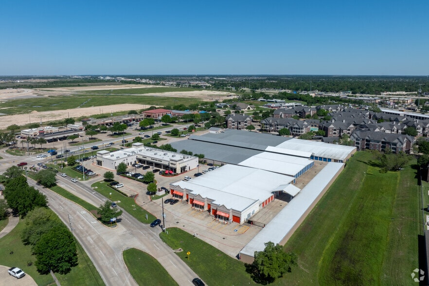 More Photos Of 12906 Fry Rd, Cypress Light Distribution For Lease