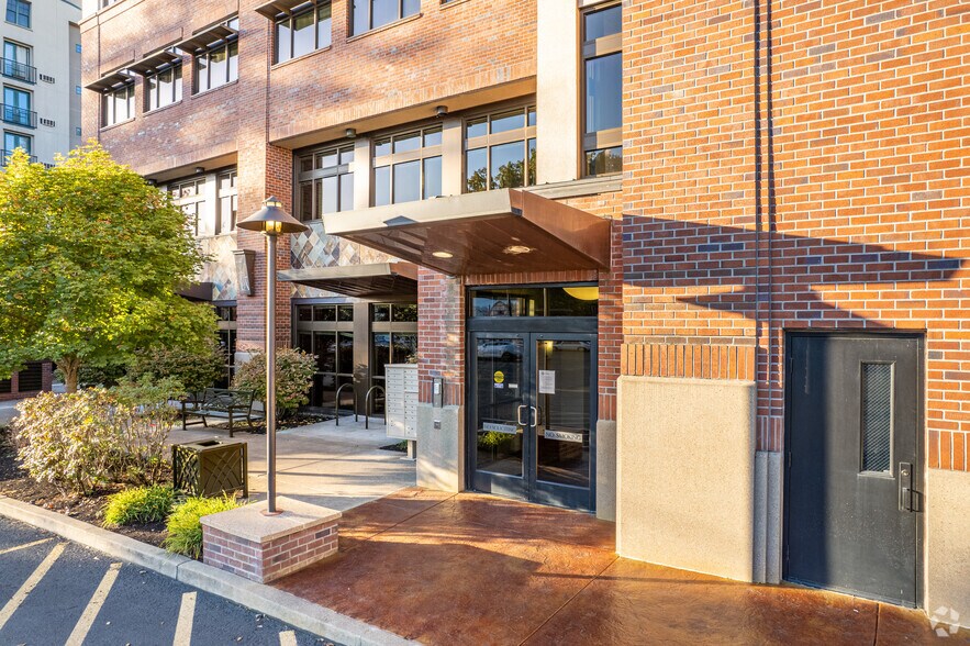 More Photos Of 360 E 10th Ave, Eugene Office For Sale