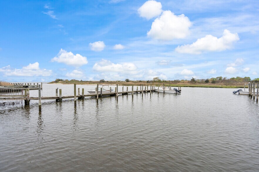 More Photos Of 300 Pine Neck Ave, East Patchogue Marina For Sale