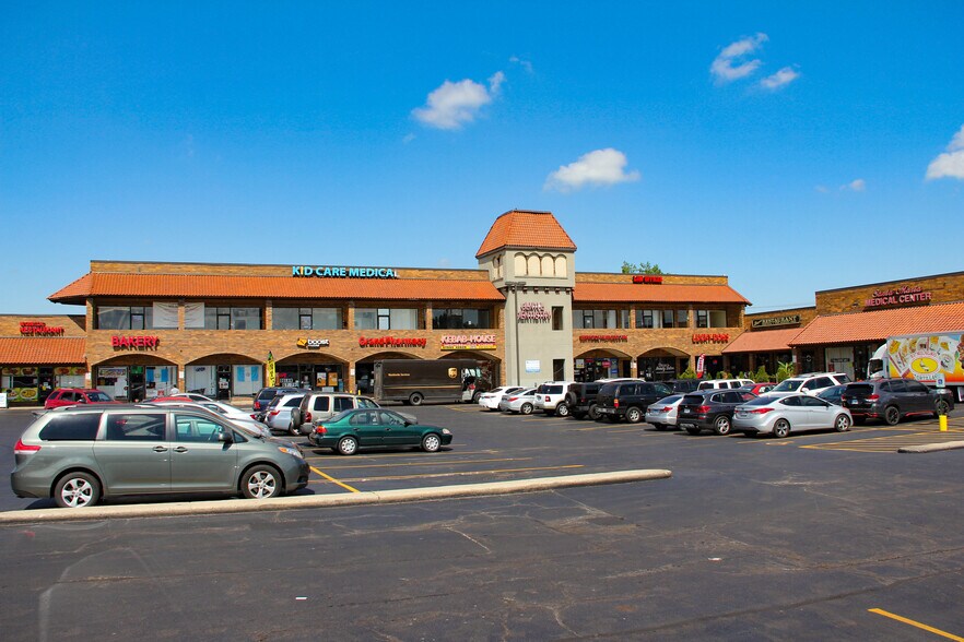 More Photos Of 229 W Grand Ave, Bensenville General Retail For Lease