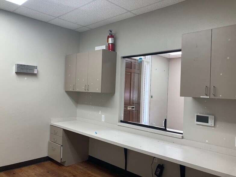 More Photos Of 2223 Dorrington St, Houston Healthcare For Lease
