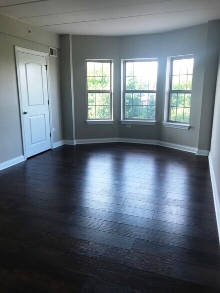 More Photos Of 7250 W 157th St, Orland Park Apartments For Sale