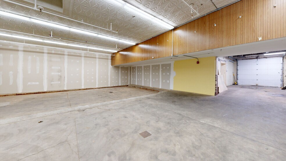Primary Photo Of 483 Belmont Ave, Springfield Freestanding For Lease