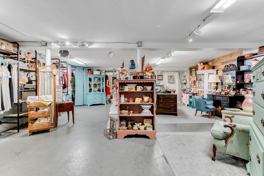 More Photos Of 114 S Woodland Blvd, Deland Storefront For Sale