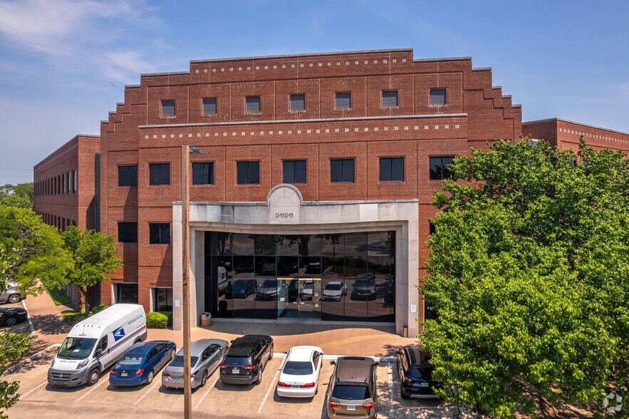 More Photos Of 9696 Skillman St, Dallas Office For Lease