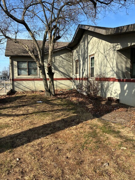 More Photos Of 1904 Washington Ave, Vincennes Office Residential For Sale