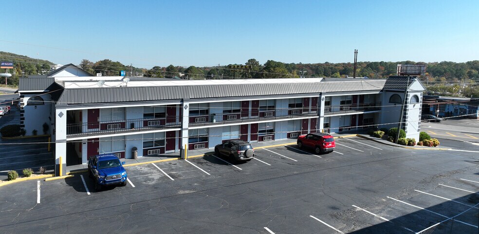 More Photos Of 2595 Georgetown Rd, Cleveland Hotel For Sale