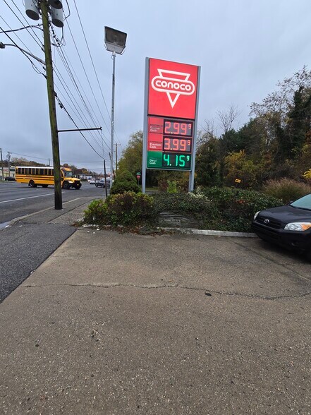 More Photos Of 475 Walt Whitman Rd, Melville Service Station For Sale