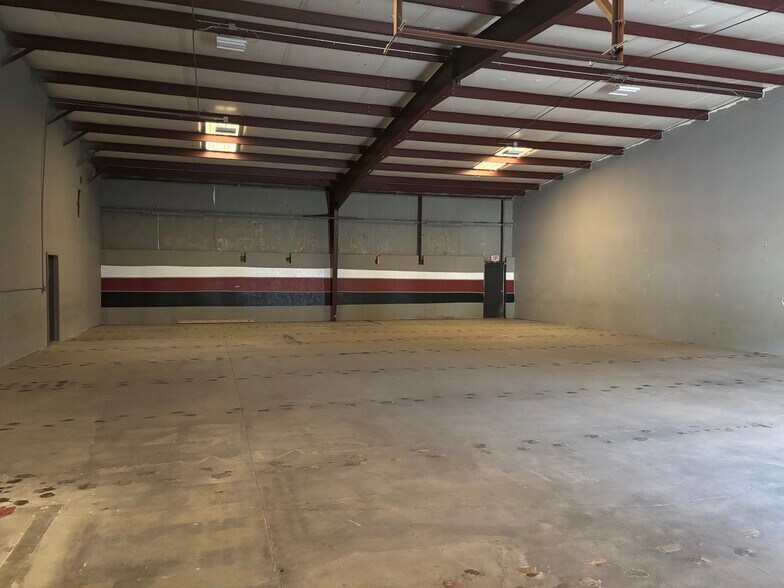 More Photos Of 600 Keystone Ct, Pelham Industrial For Lease