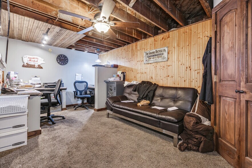 More Photos Of 328 5th Ave N, Bayport Restaurant For Sale