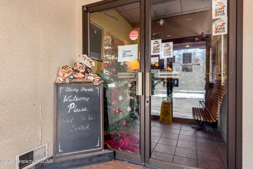 More Photos Of 1190 Sans Souci Pky, Hanover Township Restaurant For Sale