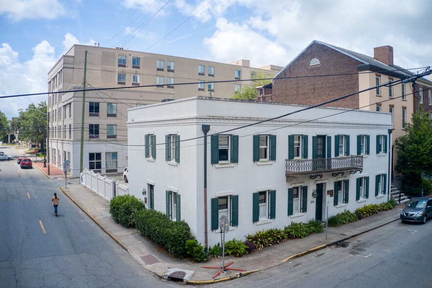 More Photos Of 301 W York St, Savannah Office For Sale