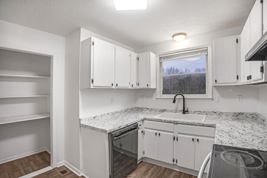 More Photos Of 151 Covington Ln, Dickson Apartments For Sale