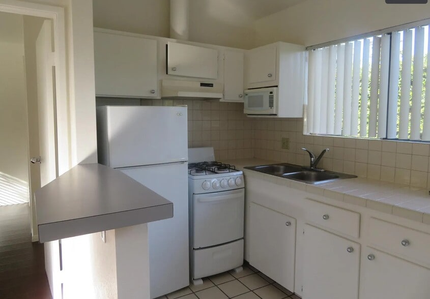 More Photos Of 5335 Harmony Ave, North Hollywood Apartments For Sale