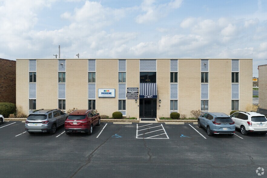 More Photos Of 27457 Holiday Ln, Perrysburg Office Residential For Lease