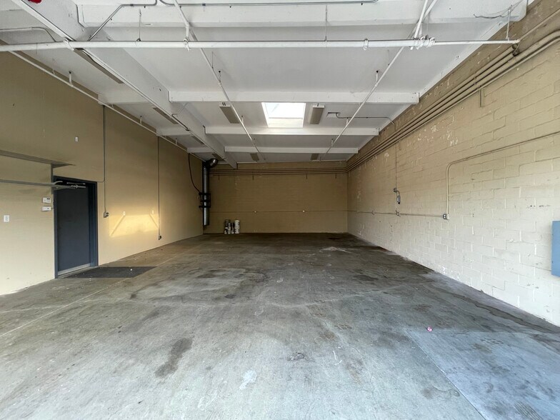 More Photos Of 13806 S Inglewood Ave, Hawthorne Loft Creative Space For Sale