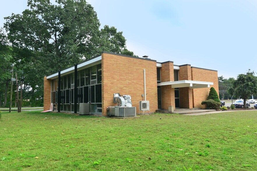 More Photos Of 1209 John Fitch Blvd, South Windsor Medical For Lease