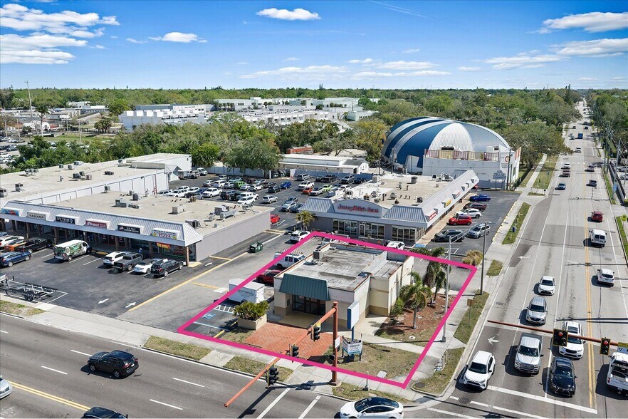 More Photos Of 1155 S Tamiami Trl, Sarasota Freestanding For Lease