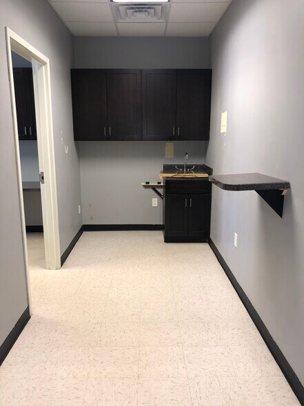 More Photos Of 2148 NW Duluth Hwy, Duluth Unknown For Lease