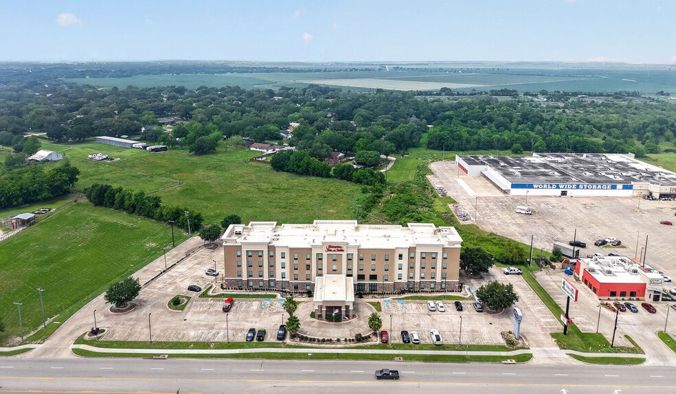More Photos Of 4617 7th St, Bay City Hotel For Sale