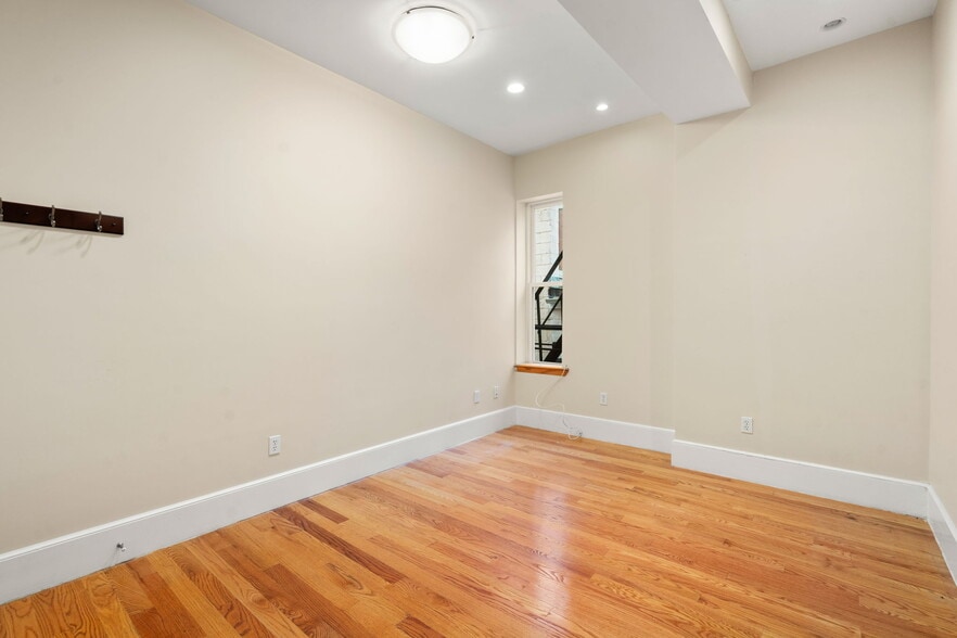 More Photos Of 1577 Beacon St, Brookline Medical For Lease