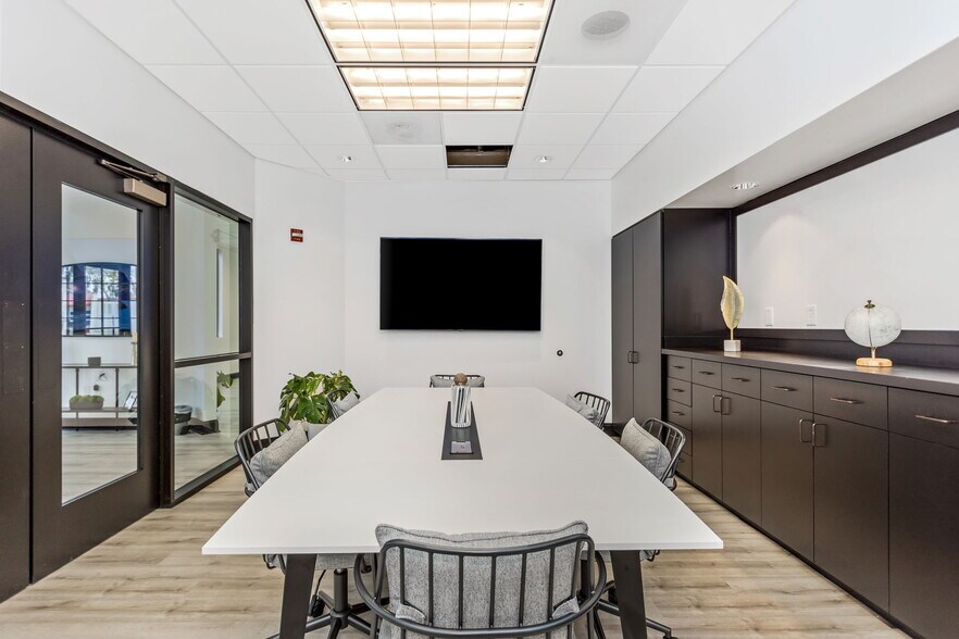 More Photos Of 18311 N US Highway 41, Lutz Medical For Sale